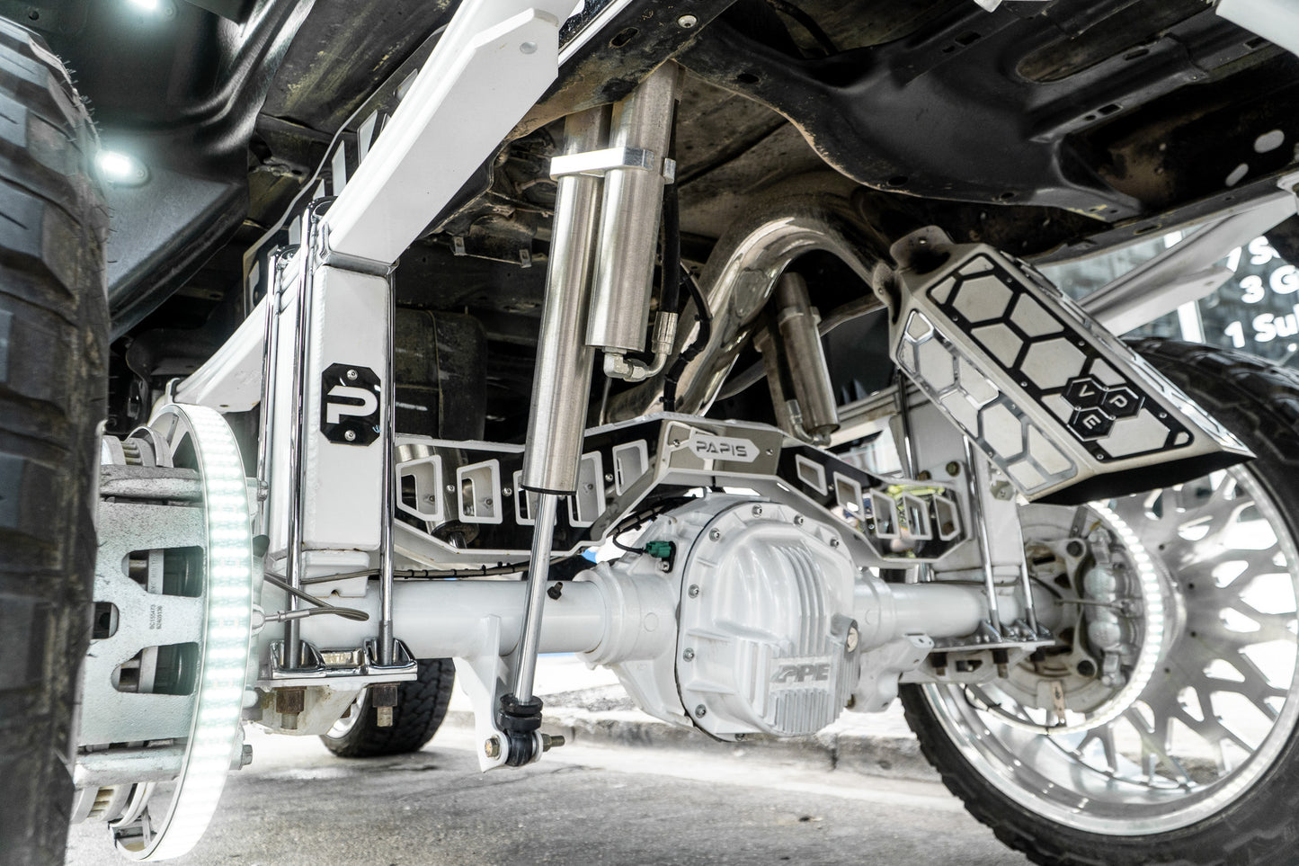 Ford Super Duty 10"-18" High Steer Long Arm 4 Link Lift Kit