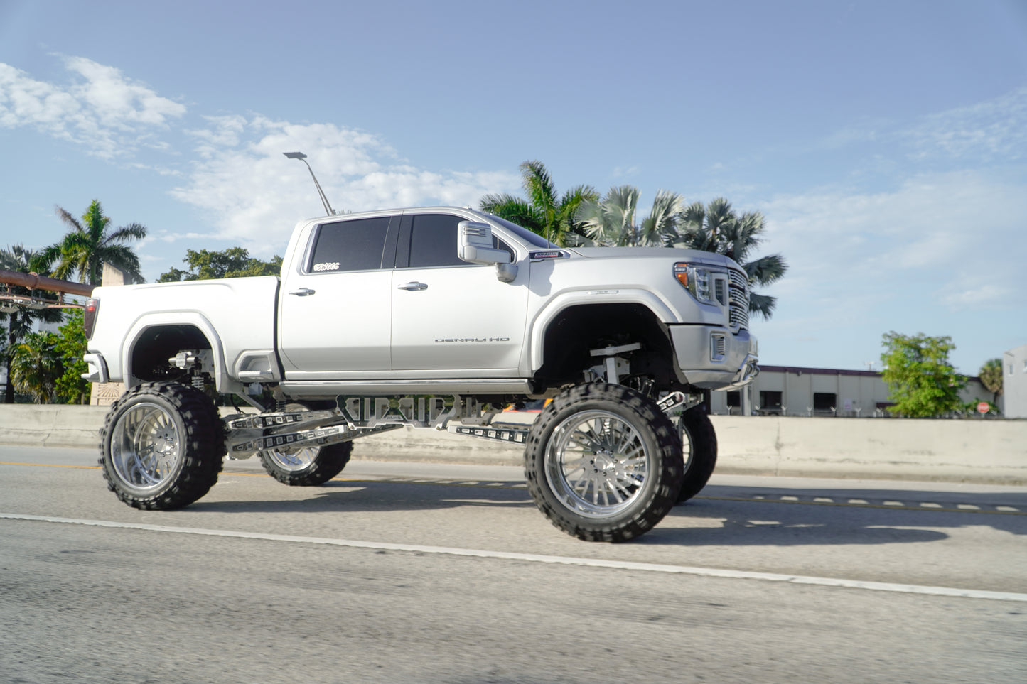 2022 Gmc 2500 20 inch lift kit