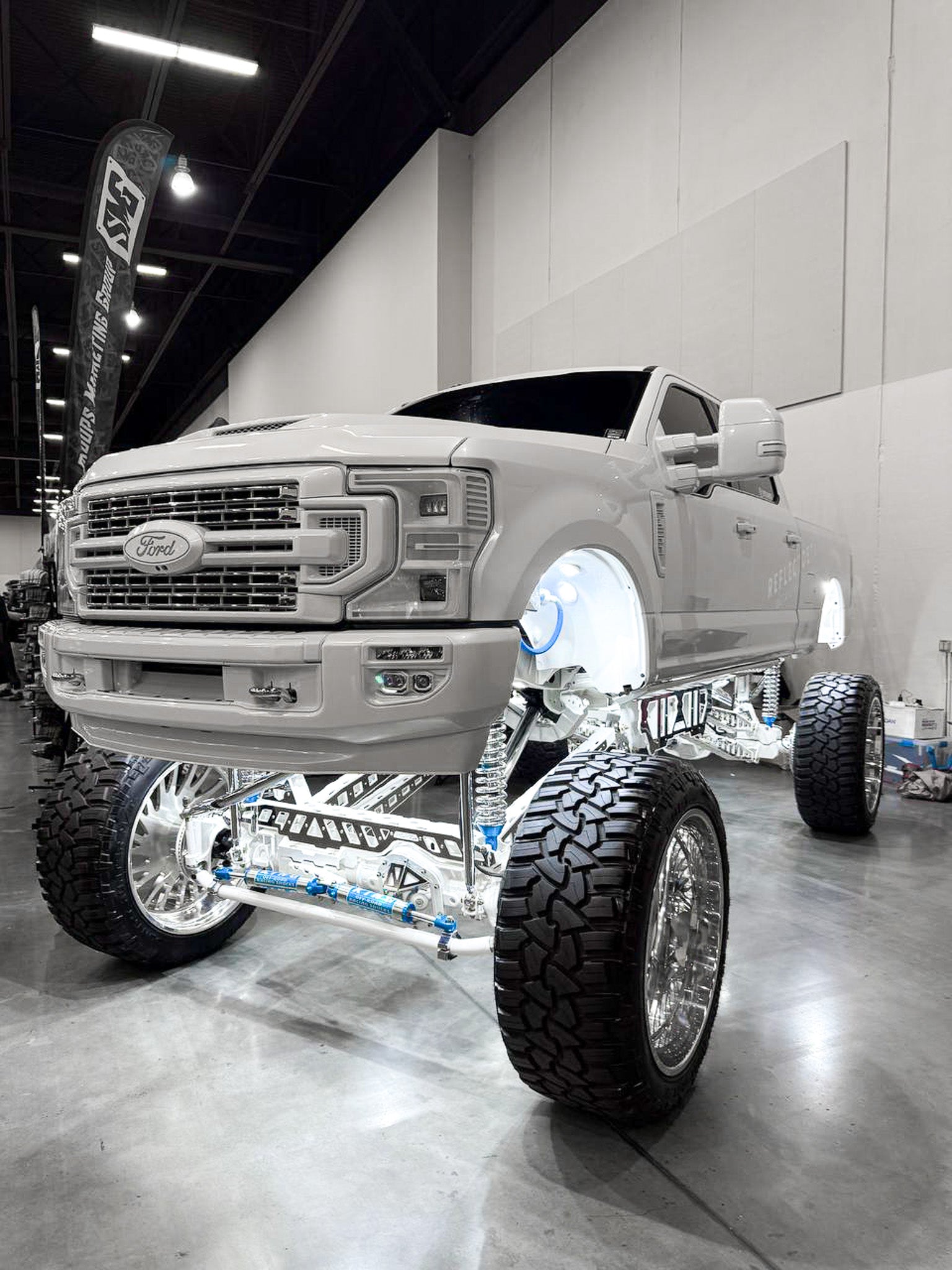 2022 F250 Limited 24 inch Lift kit build