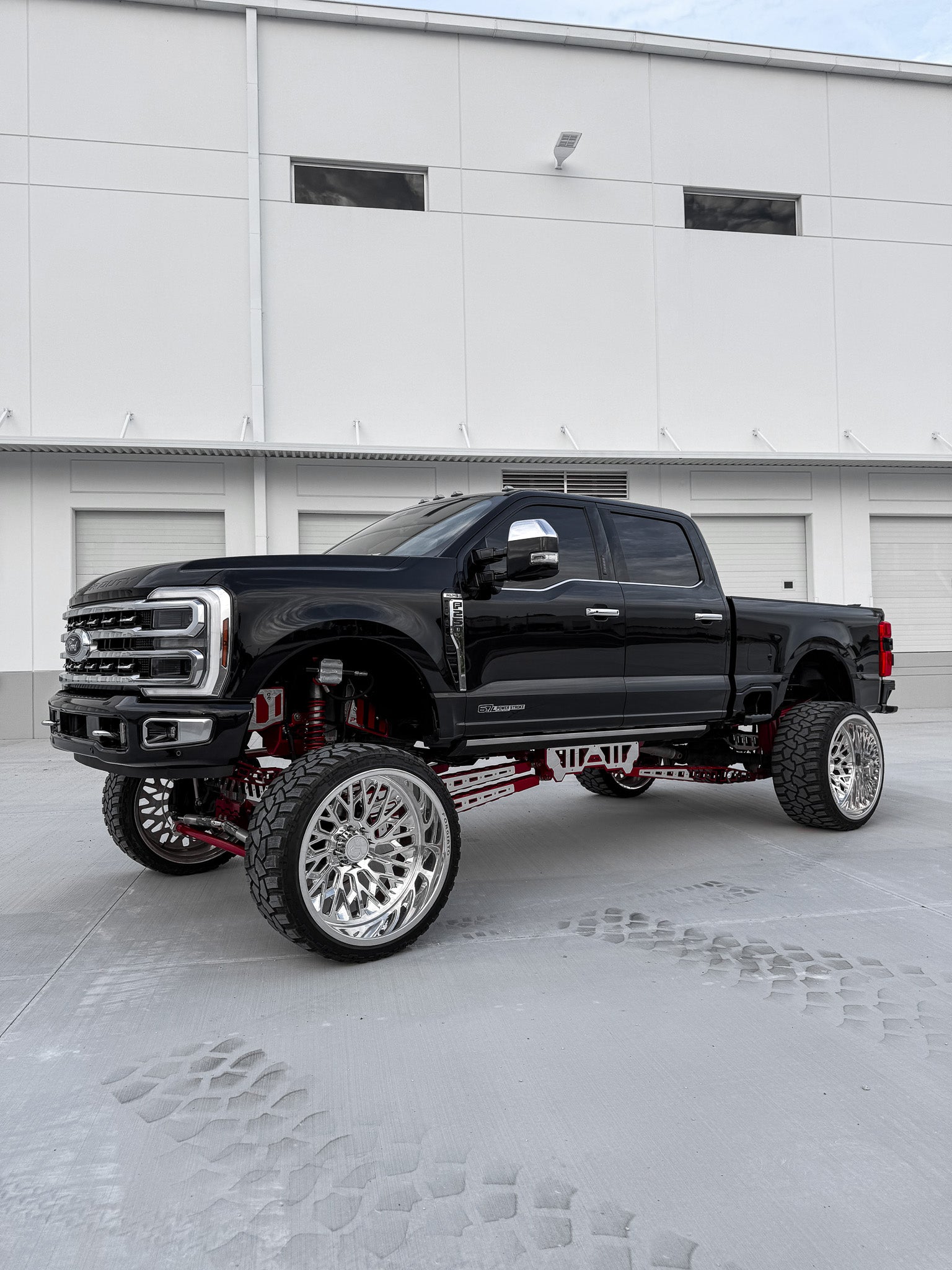 2024 F250 Platinum 12 Inch Lift Kit