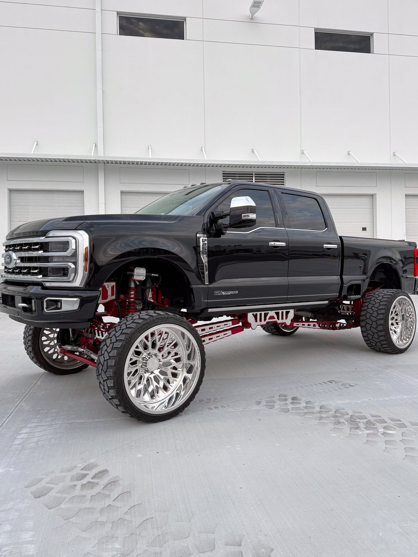 2024 F250 Platinum 12 Inch Lift Kit