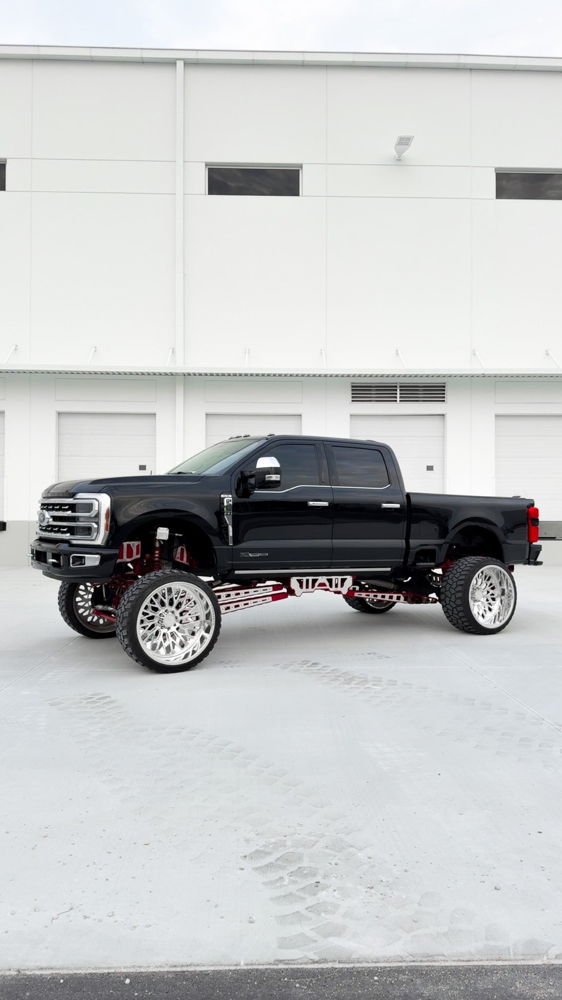 2024 F250 Platinum 12 Inch Lift Kit