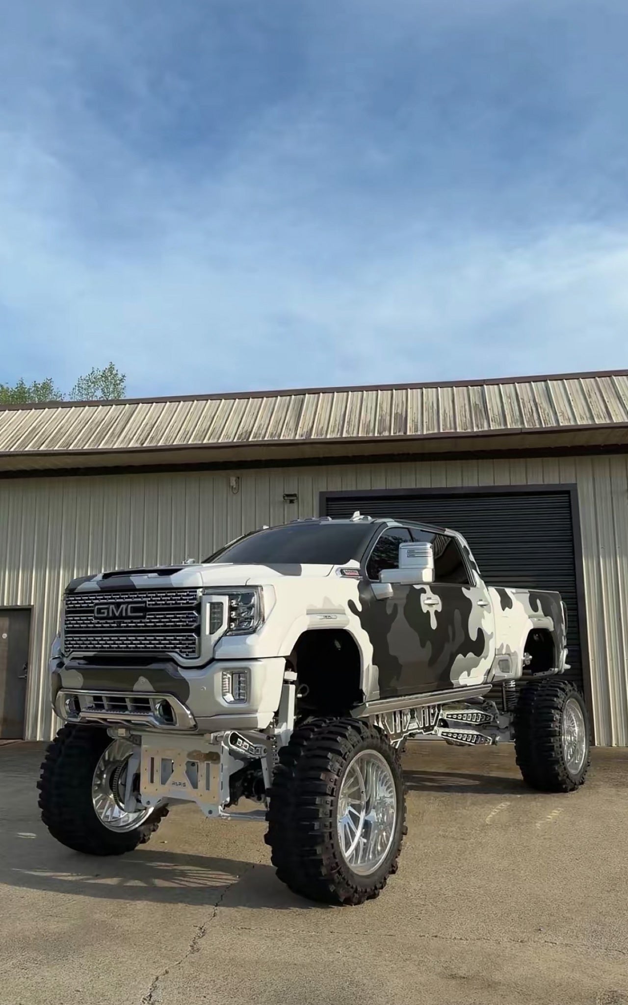 2023 GMC Denali 2500 21 Inch Lift build