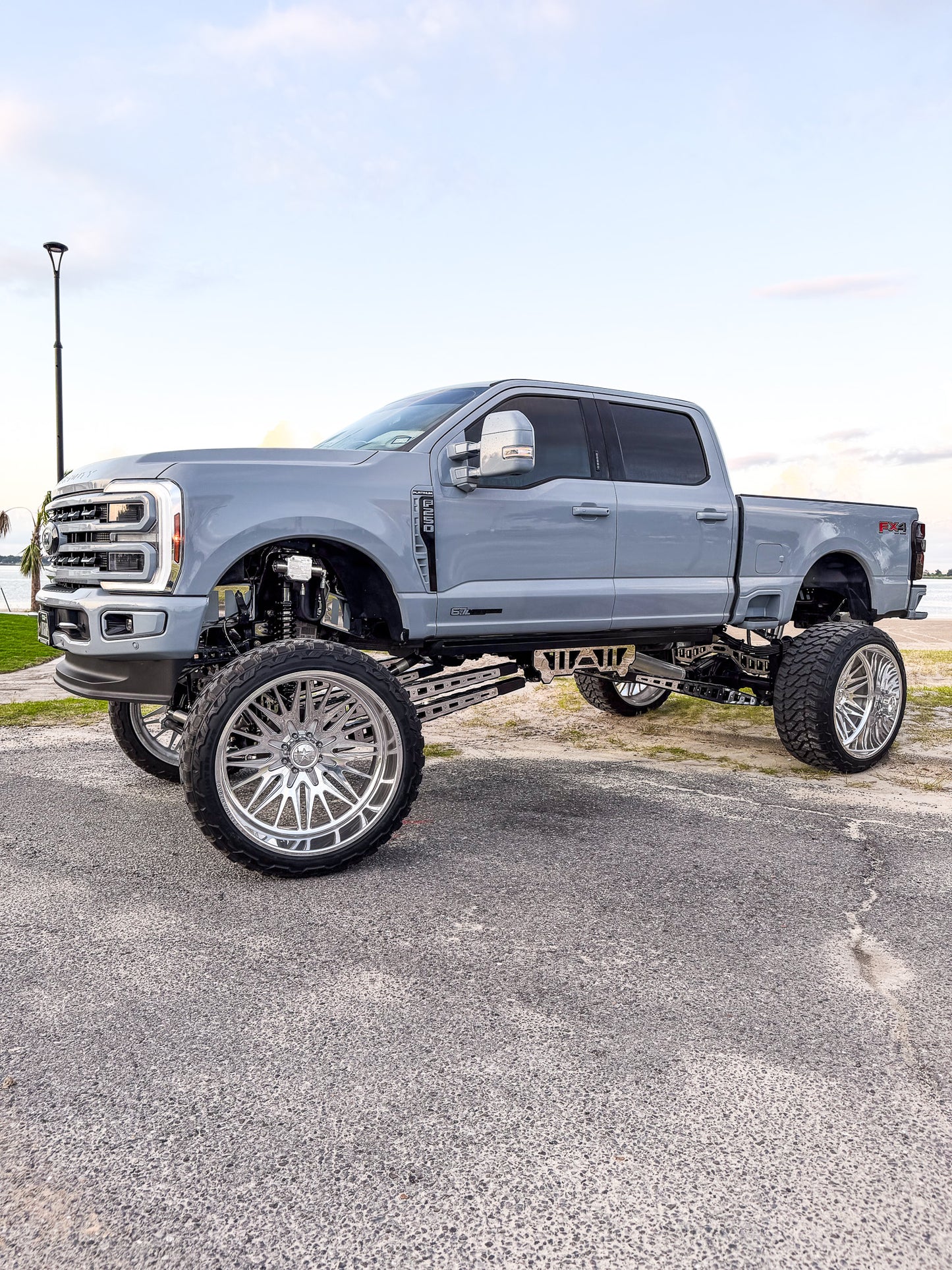 2025 F250 Platinum 16 Inch Lift Build