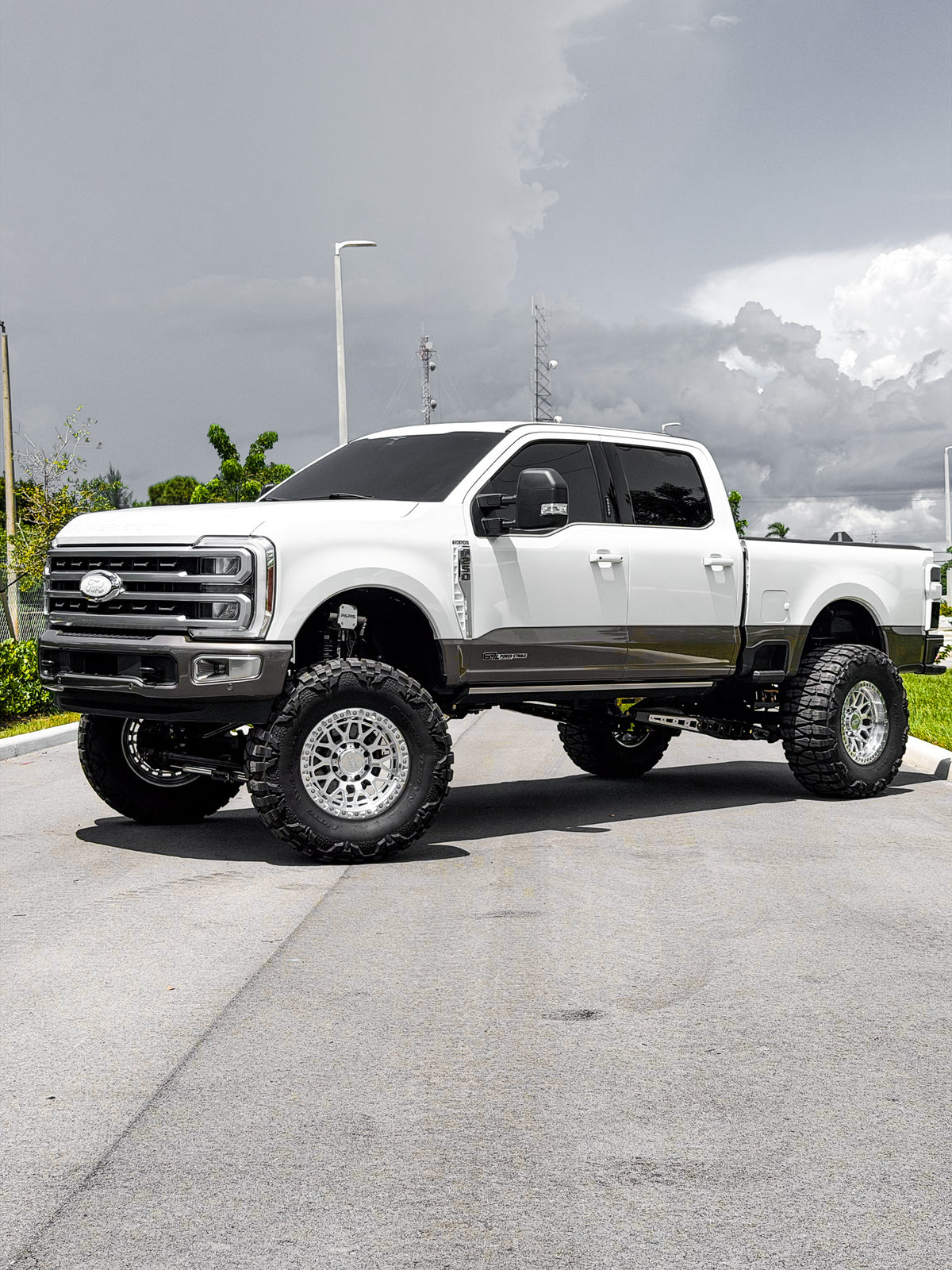 2024 King Ranch 10 Inch Lift 