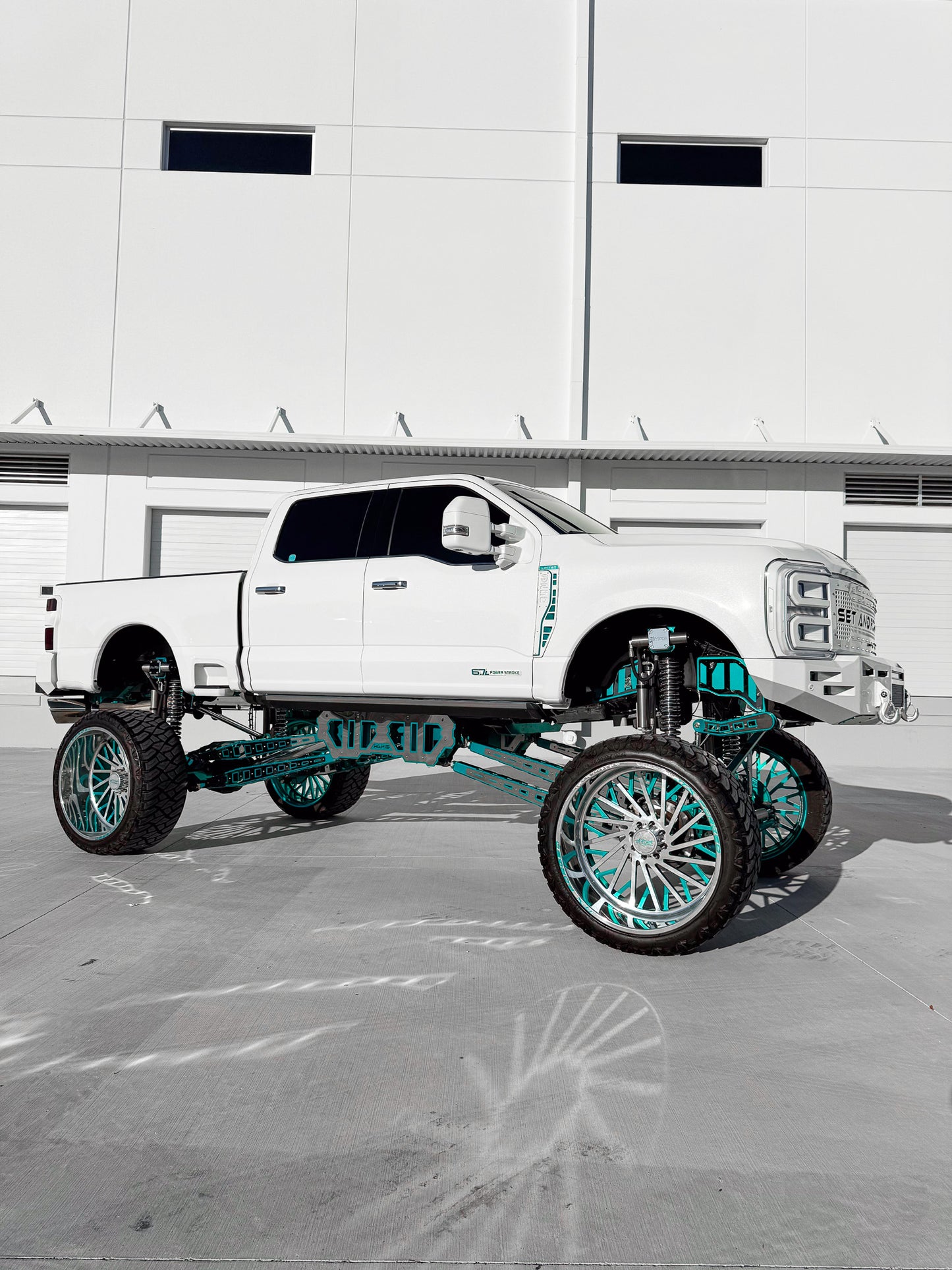 2024 F250 limited 20 Inch Lift build
