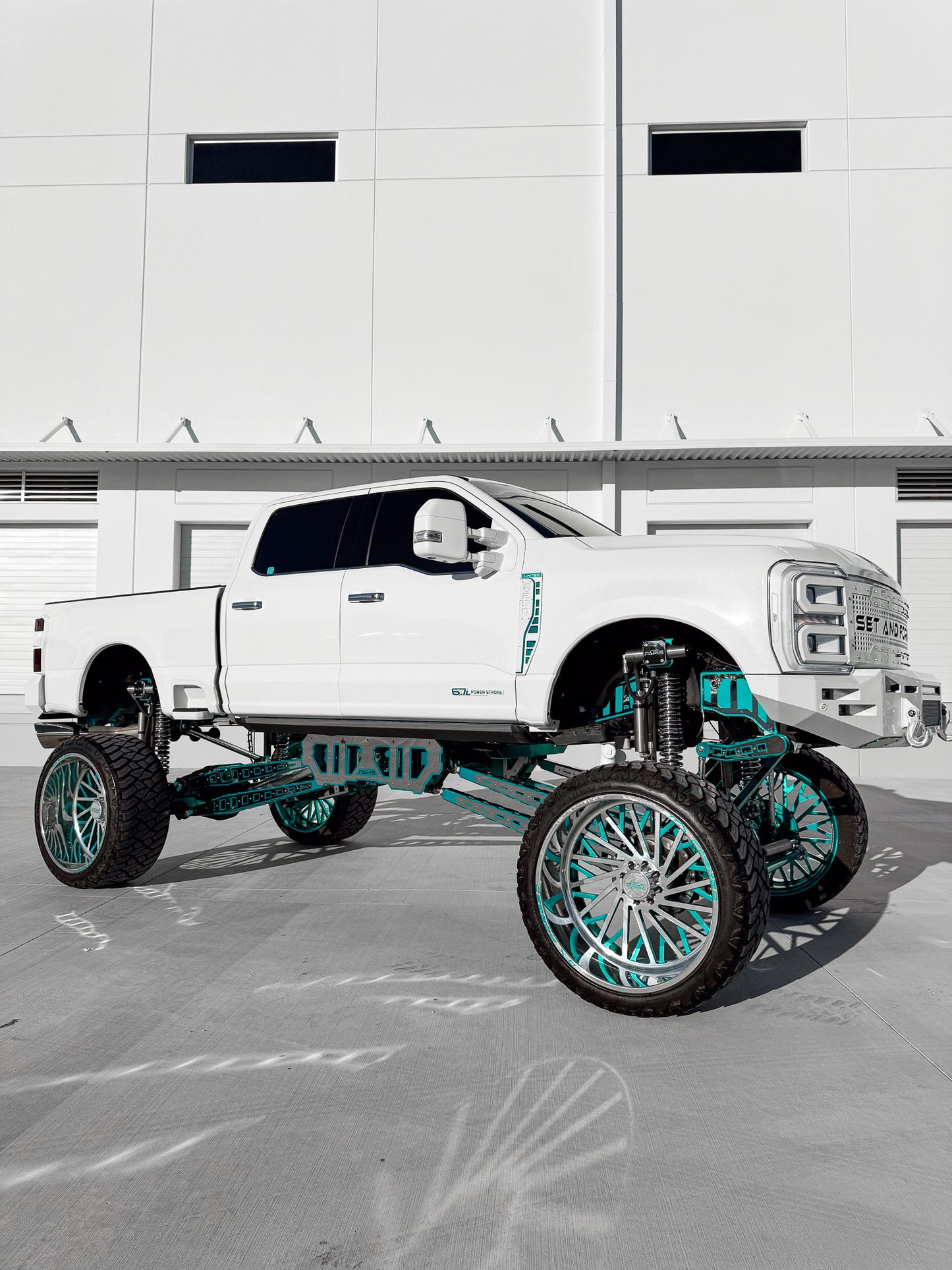 2024 F250 limited 20 Inch Lift build