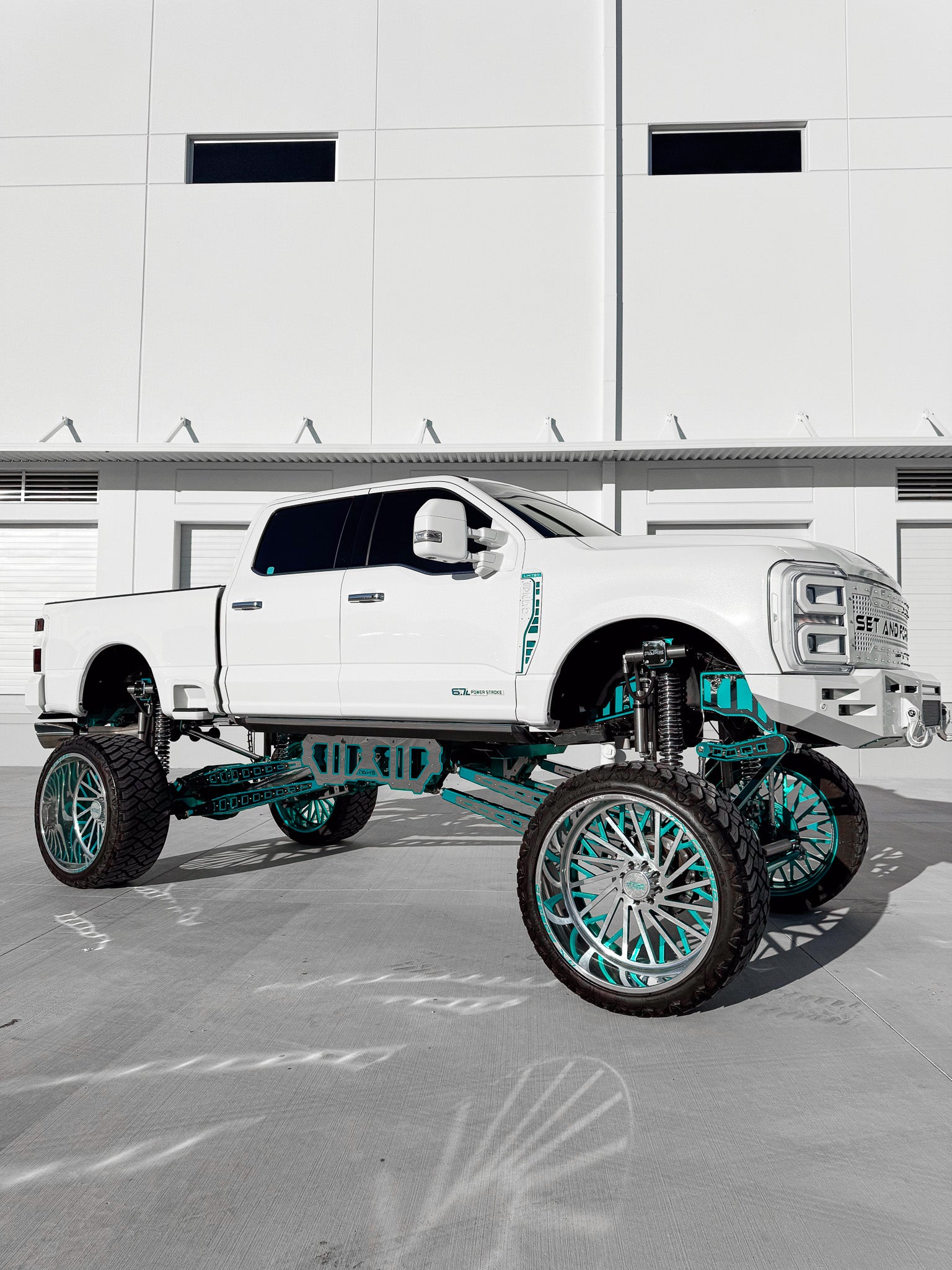 2024 F250 limited 20 Inch Lift build