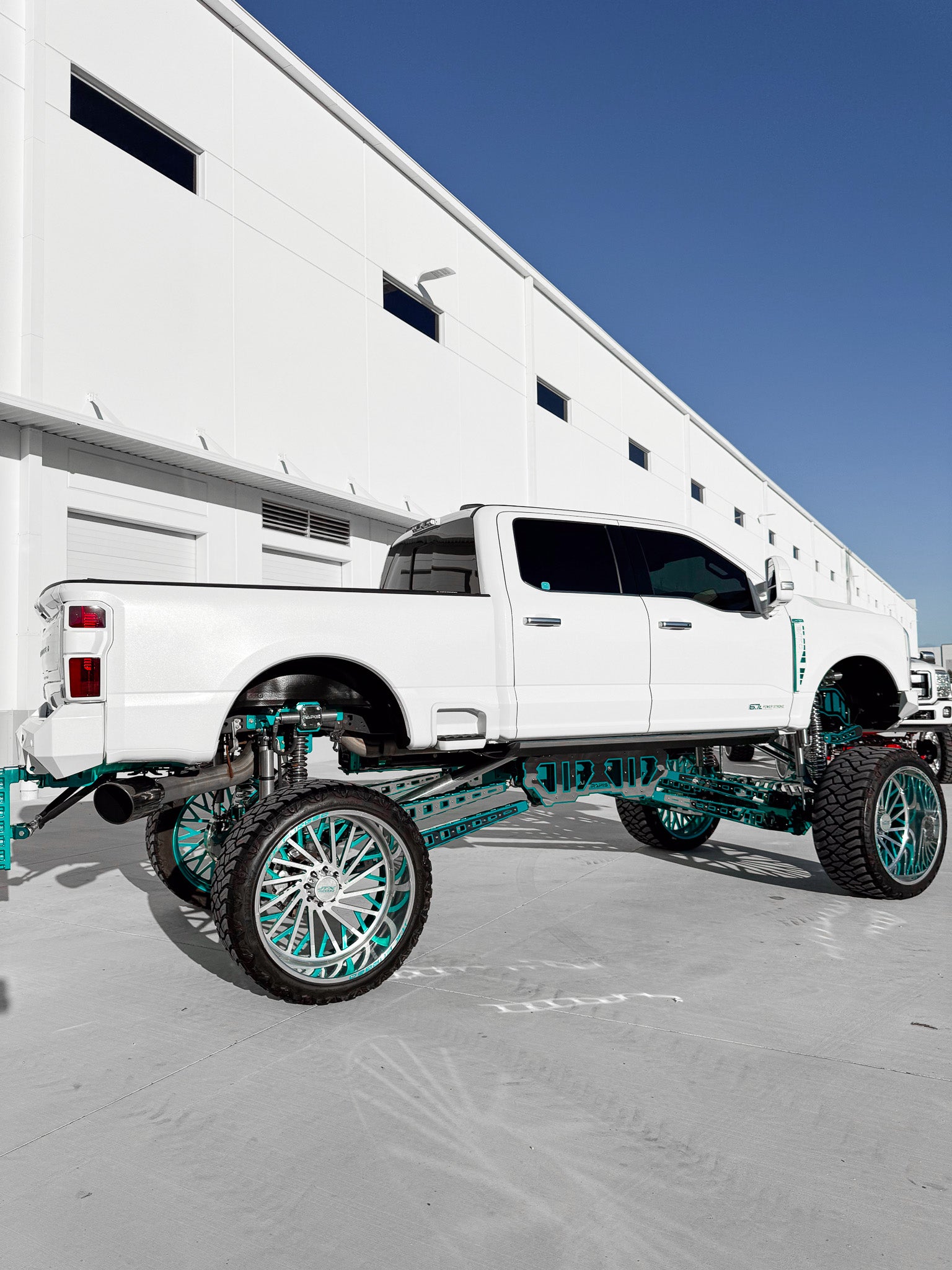 2024 F250 limited 20 Inch Lift build