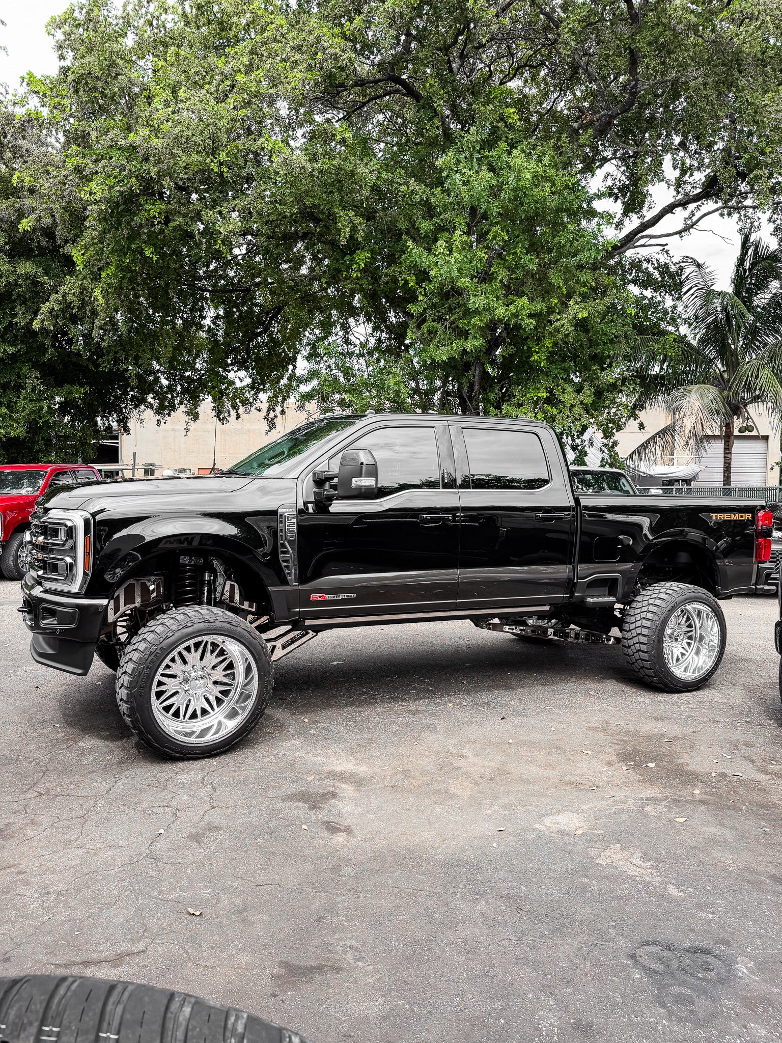 2025 f250 King Ranch 8 Inch Lift Kit Build