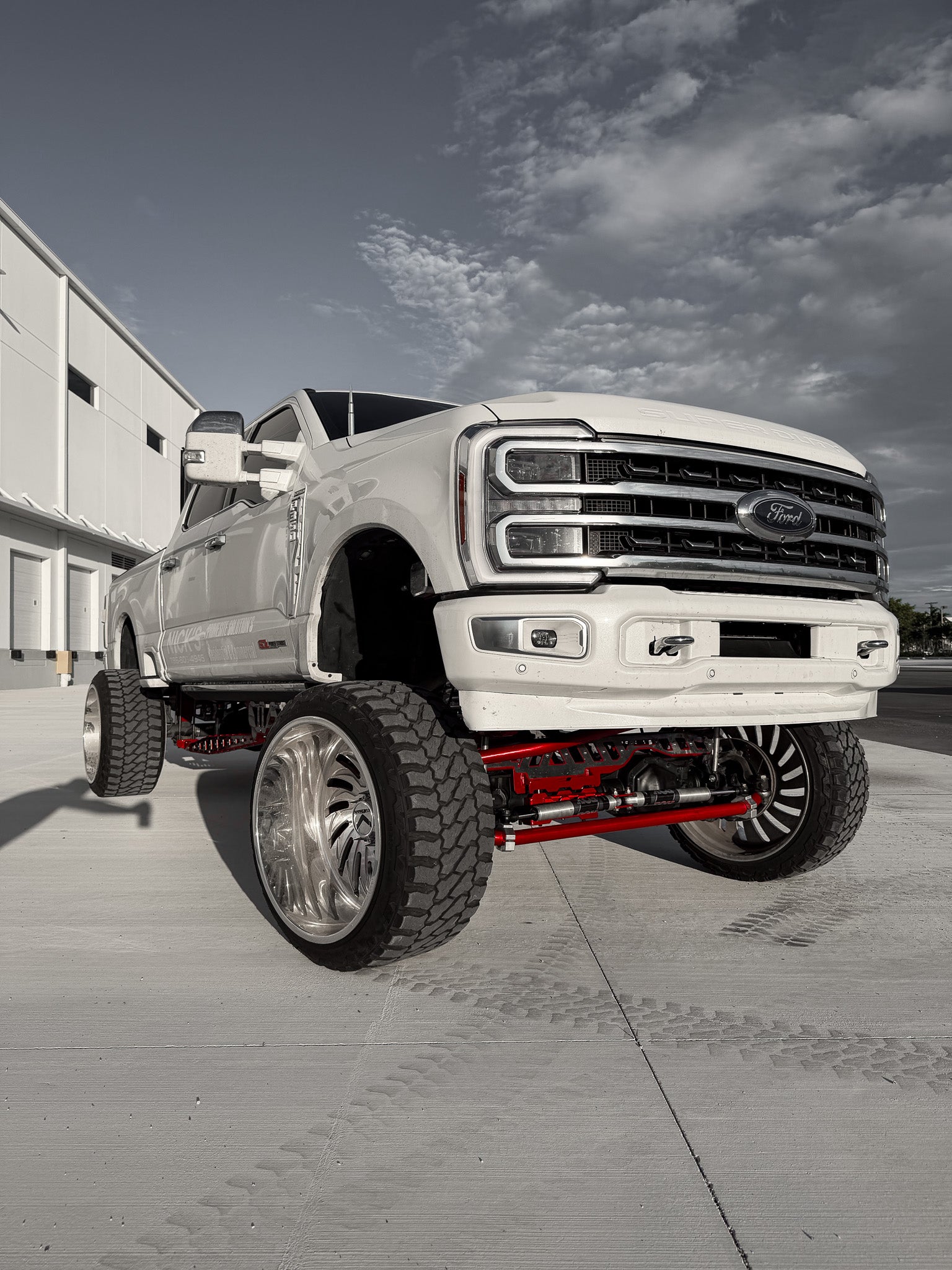 2024 F250 Platinum 12 Inch Lift Kit