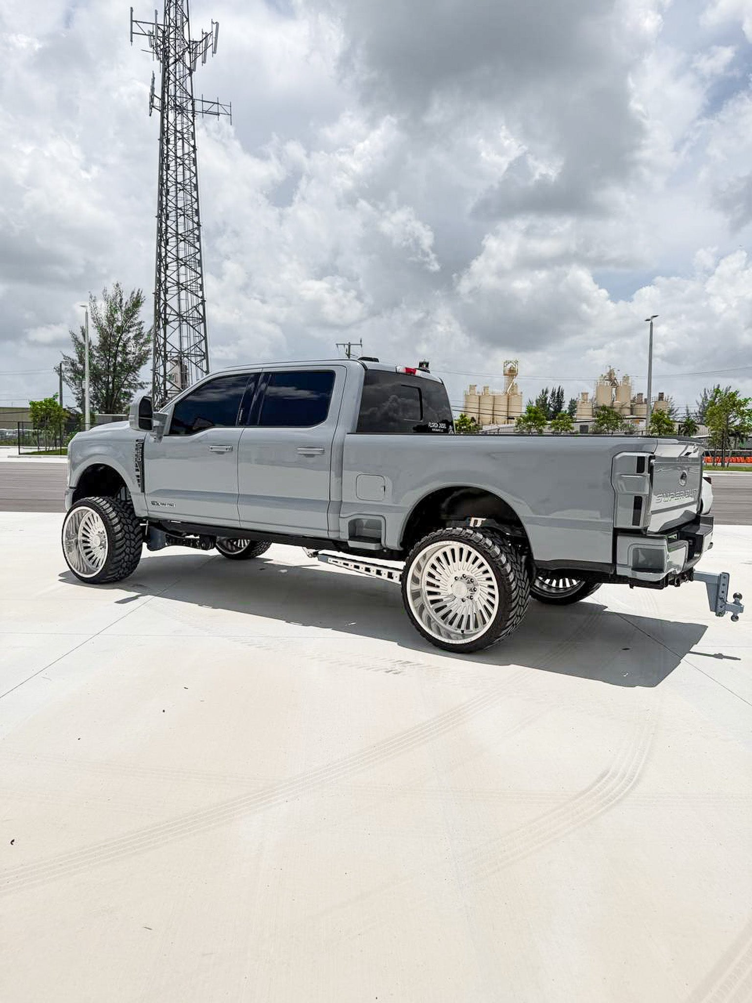 2024 f250 lariat 5 inch Lift build