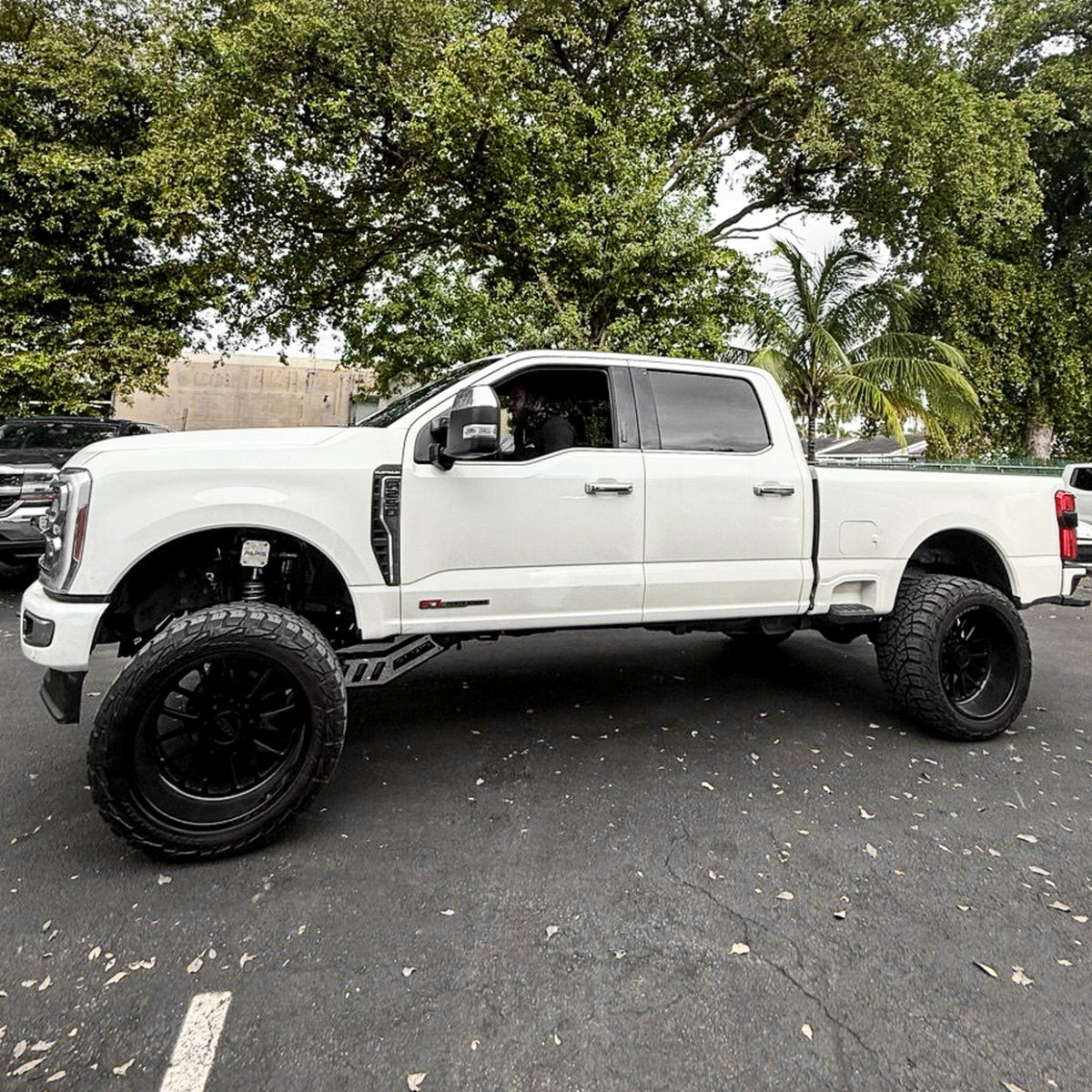 2023 Platinum F250 6 Inch Lift