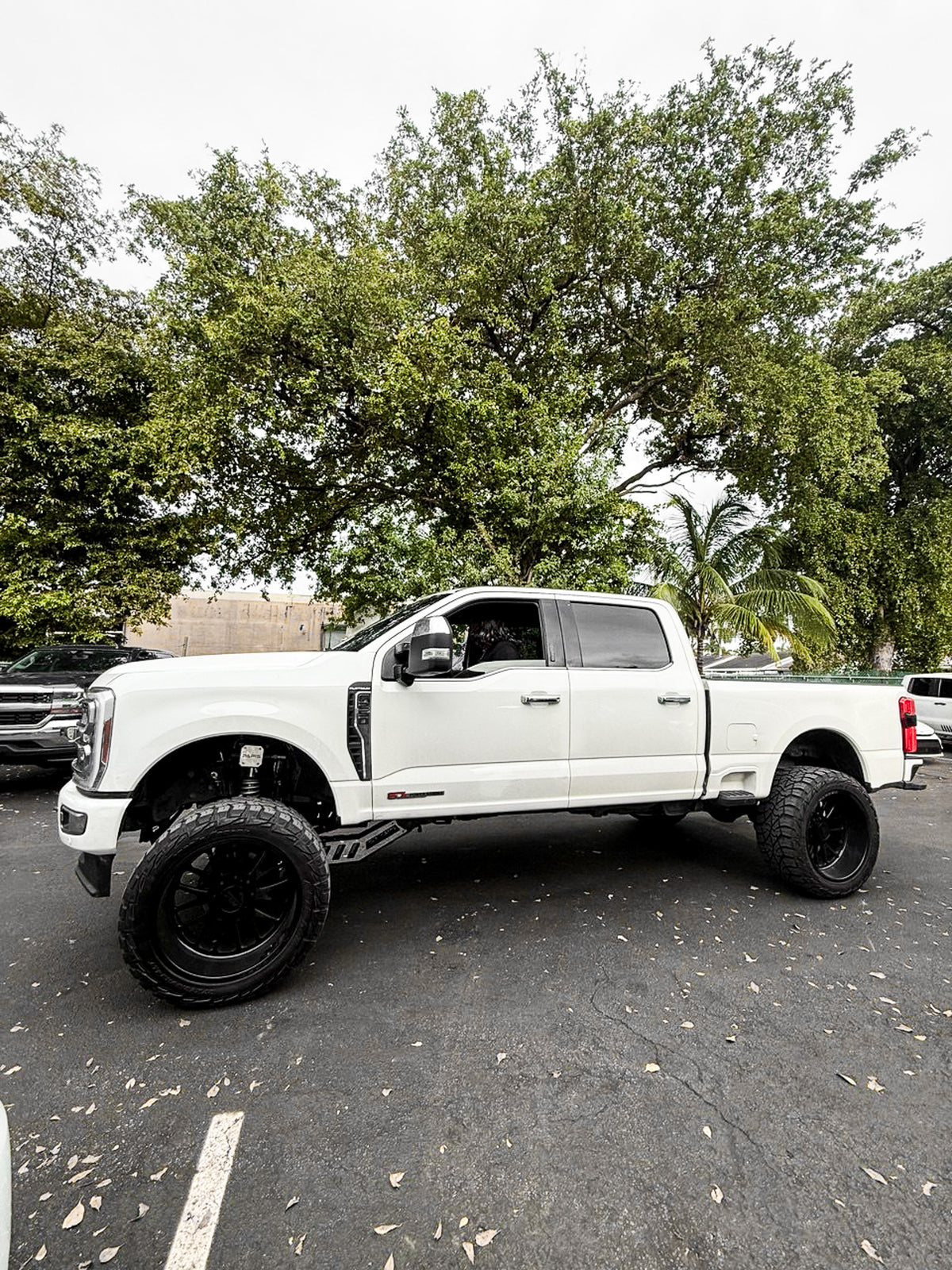 2023 Platinum F250 6 Inch Lift