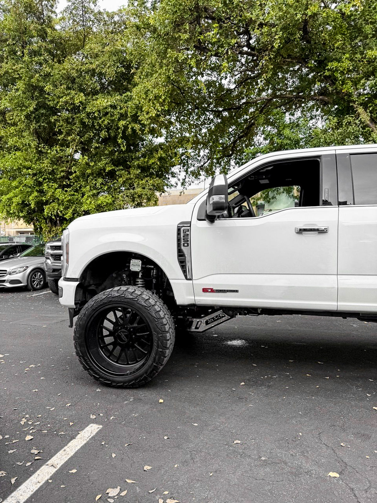 2023 Platinum F250 6 Inch Lift